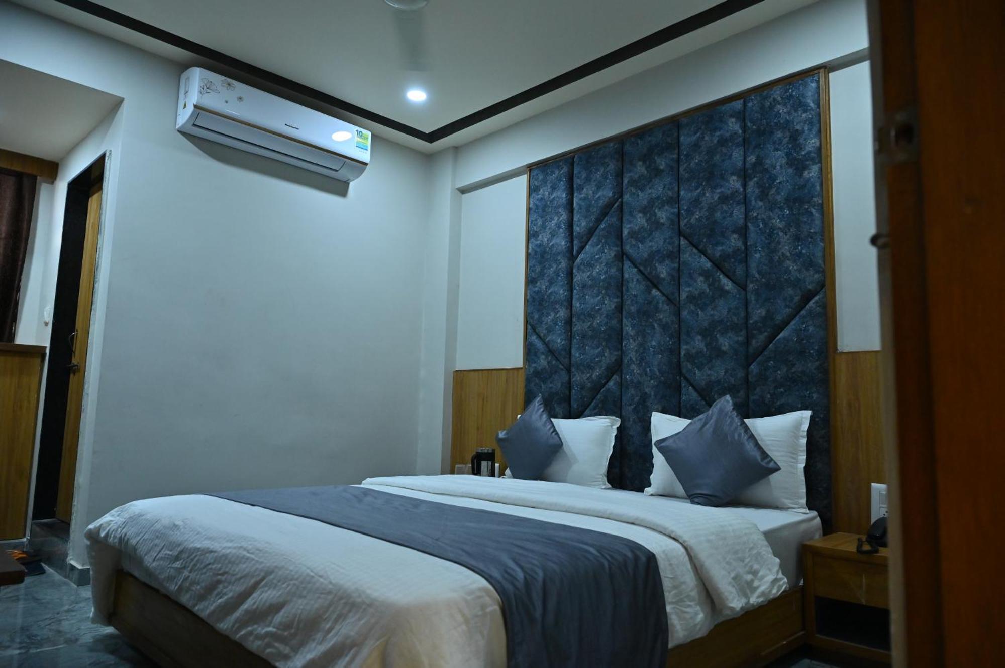 Hotel Sury Villa Ahmedabad Exterior foto